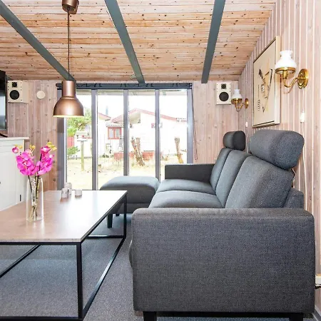 6 Person In Fan Holiday home
